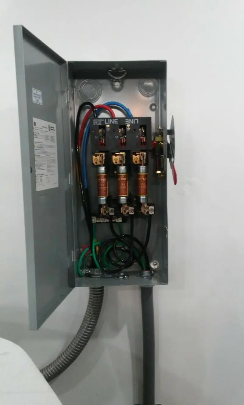 Three-phase disconnect switch installed for Smoke Detector Installation in La Grange